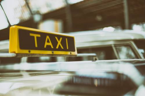 Milano, aumentano (di poco) i prezzi di poco dei taxi