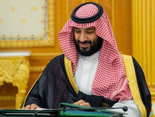 Idraulico sbaglia i lavori: viene picchiato e forzato a baciare i piedi della principessa saudita