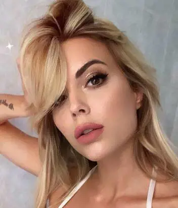 Ludovica Pagani sexy cover girl per la rivista Maxim