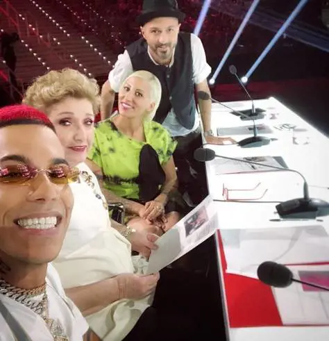 Sfera Ebbasta sfotte sui social chi boicotta X Factor