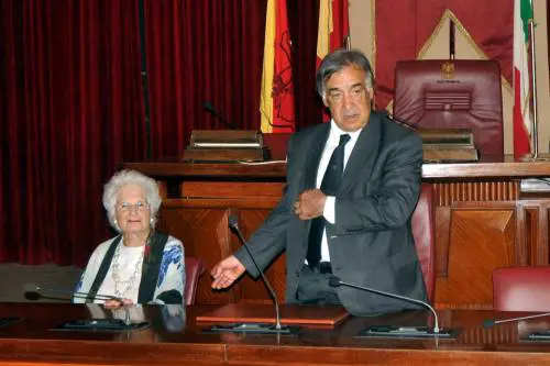 La proposta di Orlando: una rete europea per un porto sicuro a chi arriva in Italia