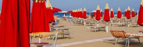Molestie in spiaggia a Bari: pachistano rischia il linciaggio