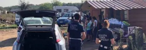 Dopo i roghi arriva il bonus per i rom, 10mila euro a chi lascia il campo
