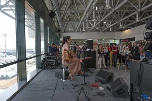 La Milano Music Week "decolla" a Malpensa con la voce di Levante