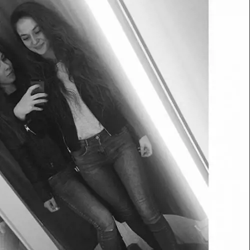 Henrix sposa la sua Betty: gli scatti di lady Mkhitaryan