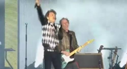 Mick Jagger dopo l'intervento al cuore torna scatenato sul palco