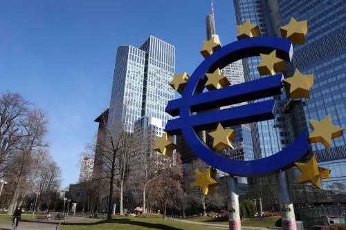 Così la guerra monetaria Usa farà volare l'economia dell'Ue