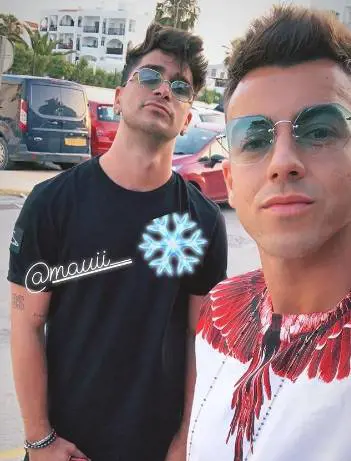 Manuel Galiano a Ibiza col jet privato, duro attacco sui social