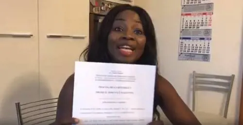 "Torna nella giungla, n…". La candidata di colore denuncia gli insulti social