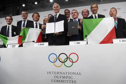 Governo, addio con un ko. Il "tampone" salva l'inno e l'indipendenza del Coni