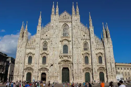 Milano e la proposta di una tessera di cittadinanza a punti