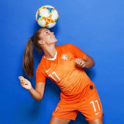 Lieke Martens, bellezza e bravura al servizio dell'Olanda di calcio femminile