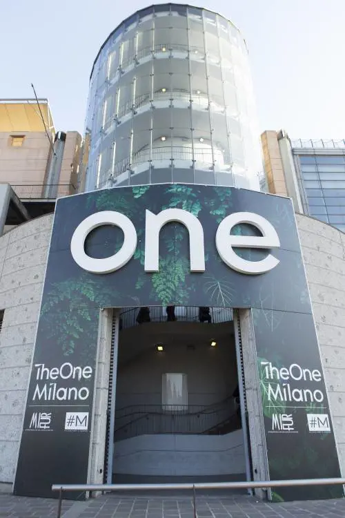 Haut-à-porter donna, partnership tra TheOneMilano e Camera Buyer