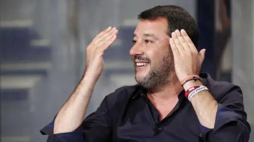 Deputate troppo scollate? Salvini: "A me non spiace"