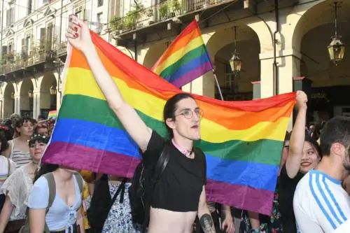 Tiramisù, cocktail e pizze arcobaleno: così a Milano celebrano la Pride Week