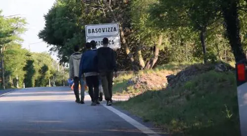 Filo spinato, droni e hotspot. L'Italia blinda la frontiera est