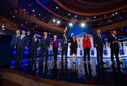 Corsa al candidato "dem", la sfida è in tv. Nel primo dibattito spicca l'outsider Castro