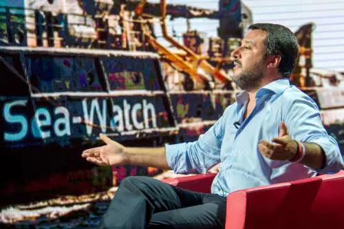 Sea Watch, ex pm Agueci a Salvini: "Studi e faccia il concorso in magistratura"