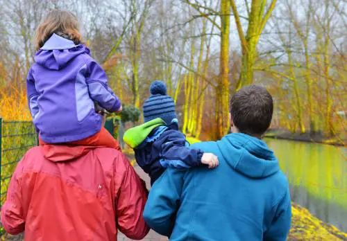 Salerno: non riesce a pagare l'affitto e viene sfrattato con tre figlie piccole