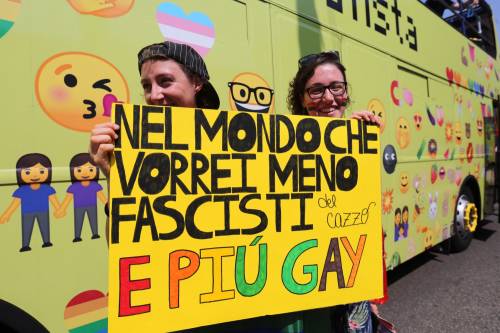 I cartelli choc al Gay Pride