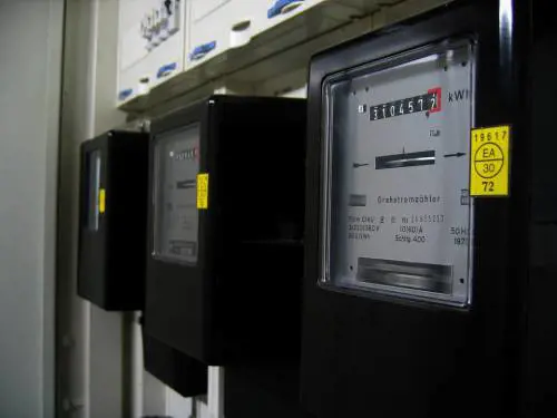 Case Aler, gli abusivi diventano "ladri" di elettricità