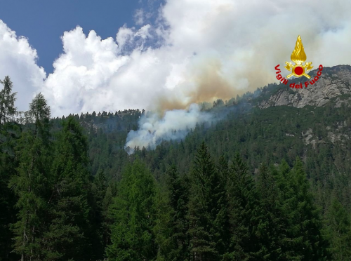 Cortina, esplosione di reperti bellici provoca incendio: scatta l'allarme