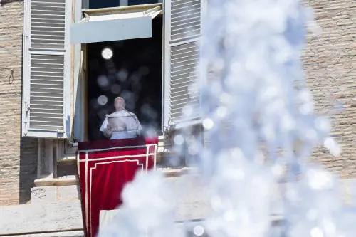 Europa bollente, il Papa: "Prego per chi ha subito il caldo"