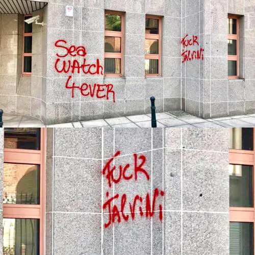 "Sea Watch, fuck Salvini" Gli insulti al ministro ​da chi difende la Rackete