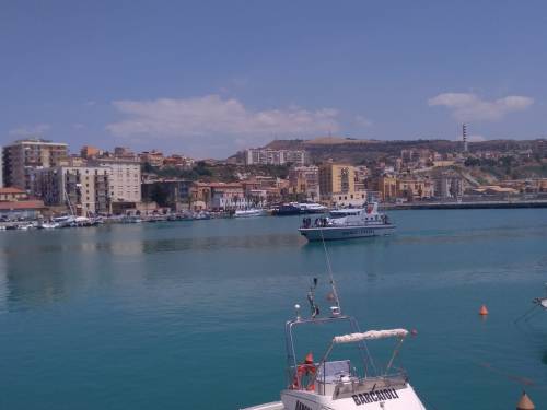 Sea Watch 3, la capitana ad Agrigento per l'interrogatorio 