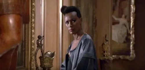 Grace Jones abbandona James Bond pochi minuti dopo essere arrivata sul set