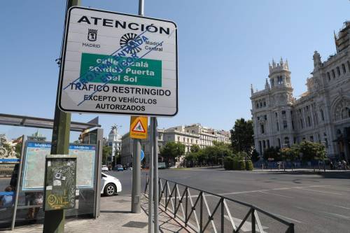 Madrid, neo sindaco di destra cancella Ztl: "È una cosa di sinistra"