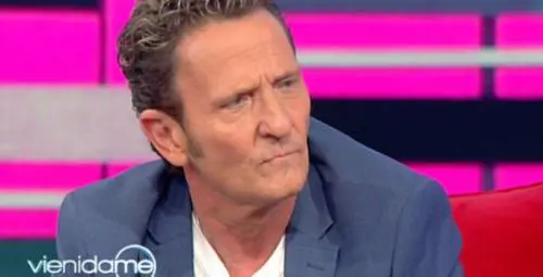 Enzo Salvi, lo sfogo del comico: "Ho perso un figlio, ma una demente mi critica"