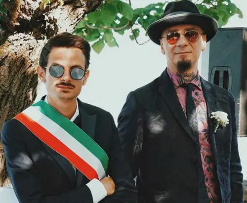 Rovazzi molla Fedez e torna con J-Ax