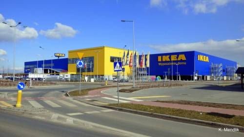 Ikea licenzia dipendente perché critica idee Lgbt citando la Bibbia