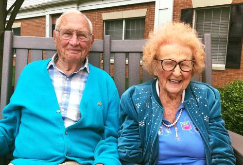 John e Phyllis, a cent'anni hanno pronunciato il "sì"