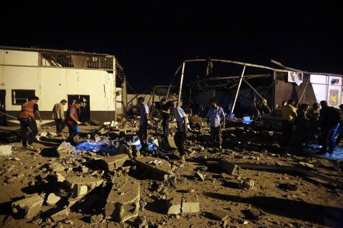 "Raid da jet Usa degli Emirati": tutti i misteri del raid a Tripoli
