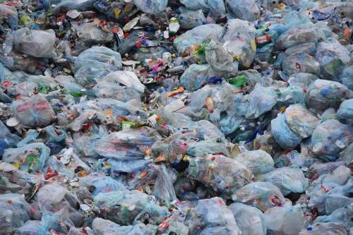Palermo sommersa dai rifiuti, la causa è un guasto alla discarica 