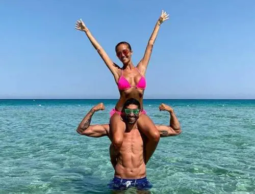Filippo Magnini e Giorgia Palmas, vacanze d'amore in Sardegna (con imprevisto)