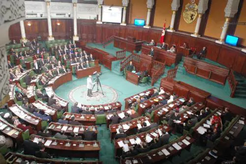 Omosessuale e pro Israele: il candidato sconvolge Tunisi