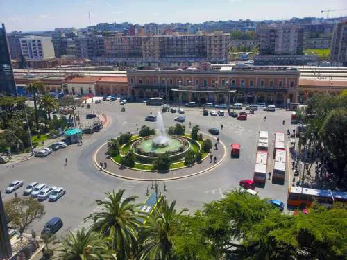 Bari, maxi-rissa tra italiani e immigrati. Interviene l’esercito