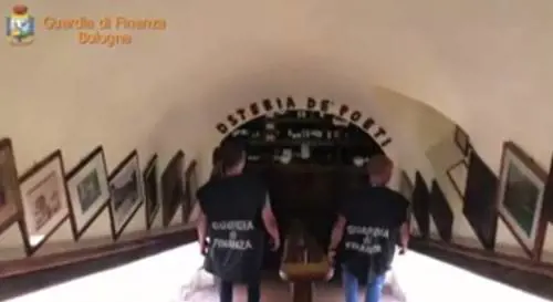 Da Guccini a bancarotta: sequestrata la storica Osteria de' poeti