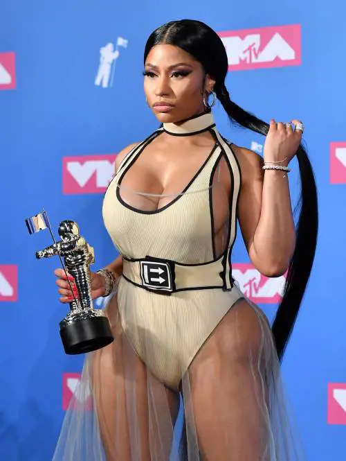 Nicki Minaj lascia la musica e annuncia: “Mi dedico alla famiglia”