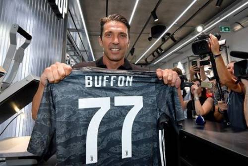 Juve, Buffon torna alla Continassa:  "Come il primo giorno di scuola"