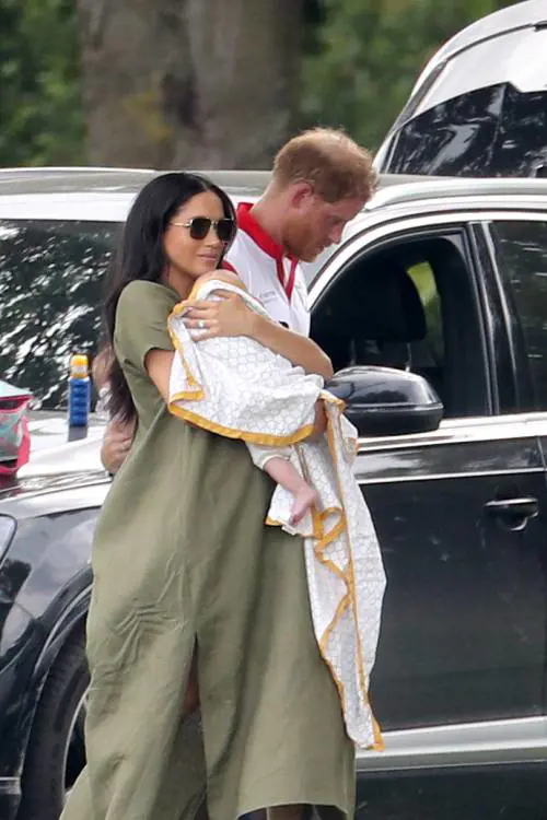 Altro che lite: Meghan e Kate fotografate felici ad una partita di polo insieme ai bambini