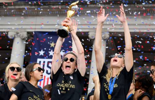 Le calciatrici Usa: "Nessuna di noi andrà da Trump"