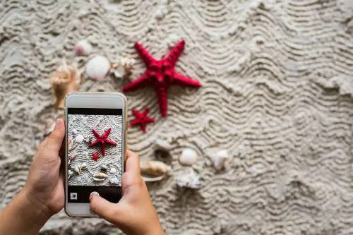Vacanze 2019: ecco le regole del galateo digitale
