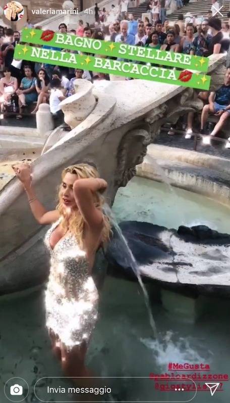 Valeria Marini si scusa per il bagno nella Fontana della Barcaccia