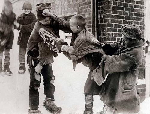 I giovani morti viventi immolati sull'altare della Russia sovietica