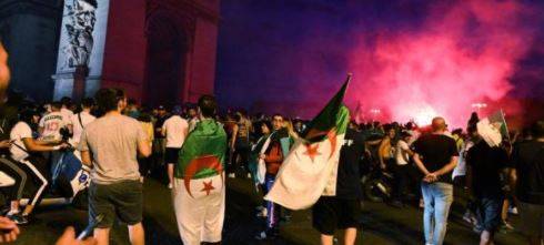 Coppa d'Africa, Algeria in semifinale: i tifosi scatenano il caos in Francia