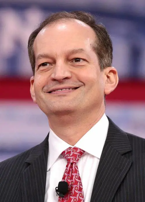 Usa, si è dimesso Alex Acosta, segretario al Lavoro